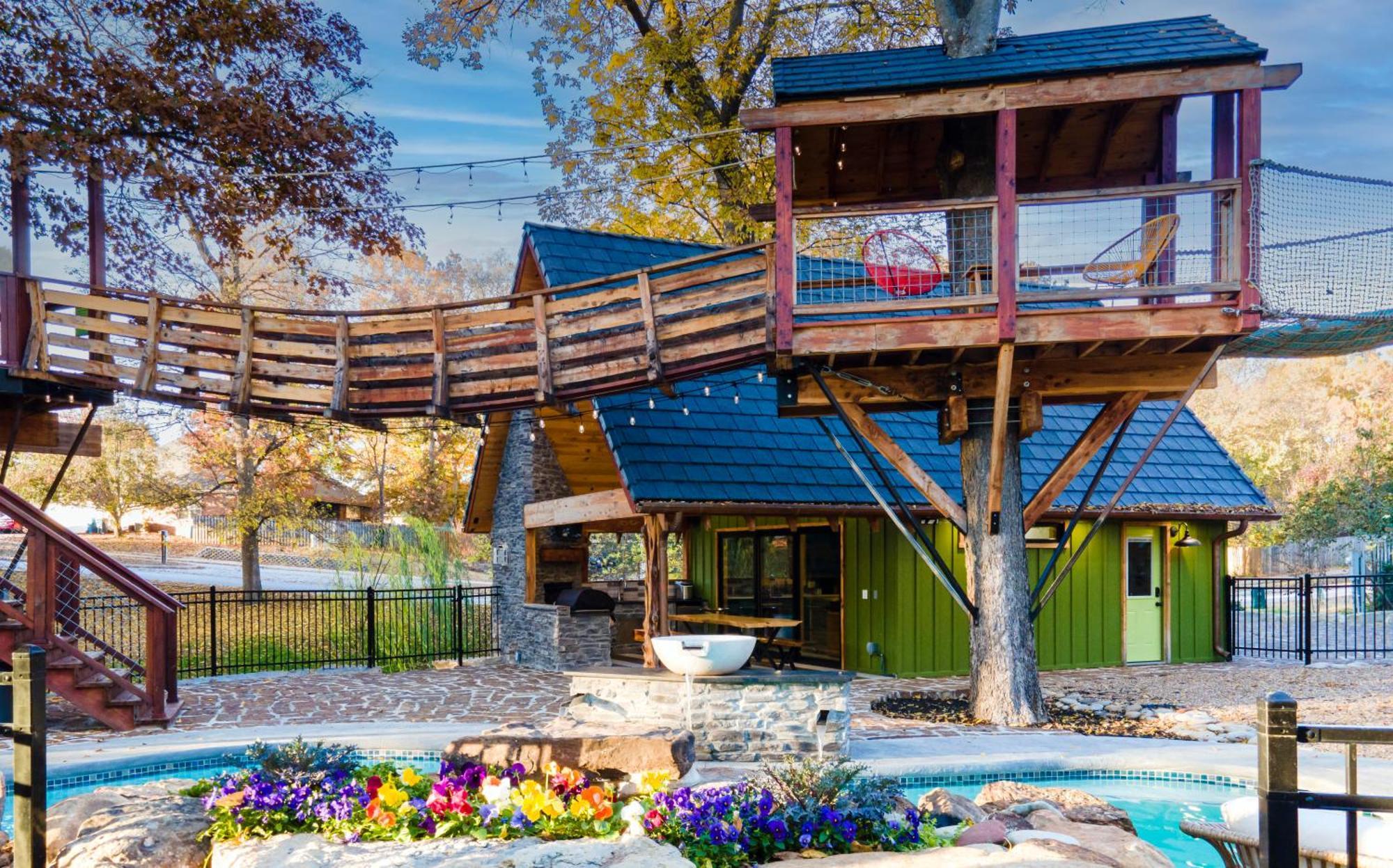 The Tree House In เบนตันวิลล์ ภายนอก รูปภาพ